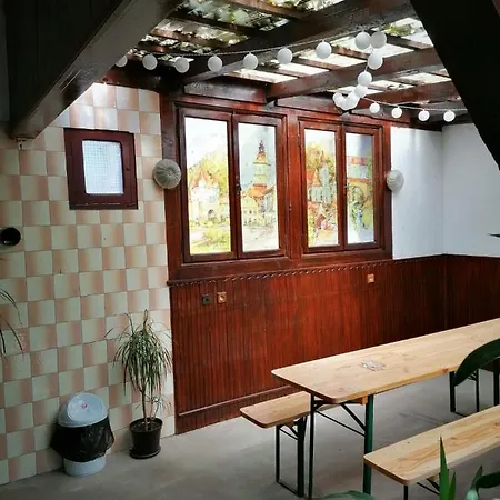 Old Town Boutique Брашов